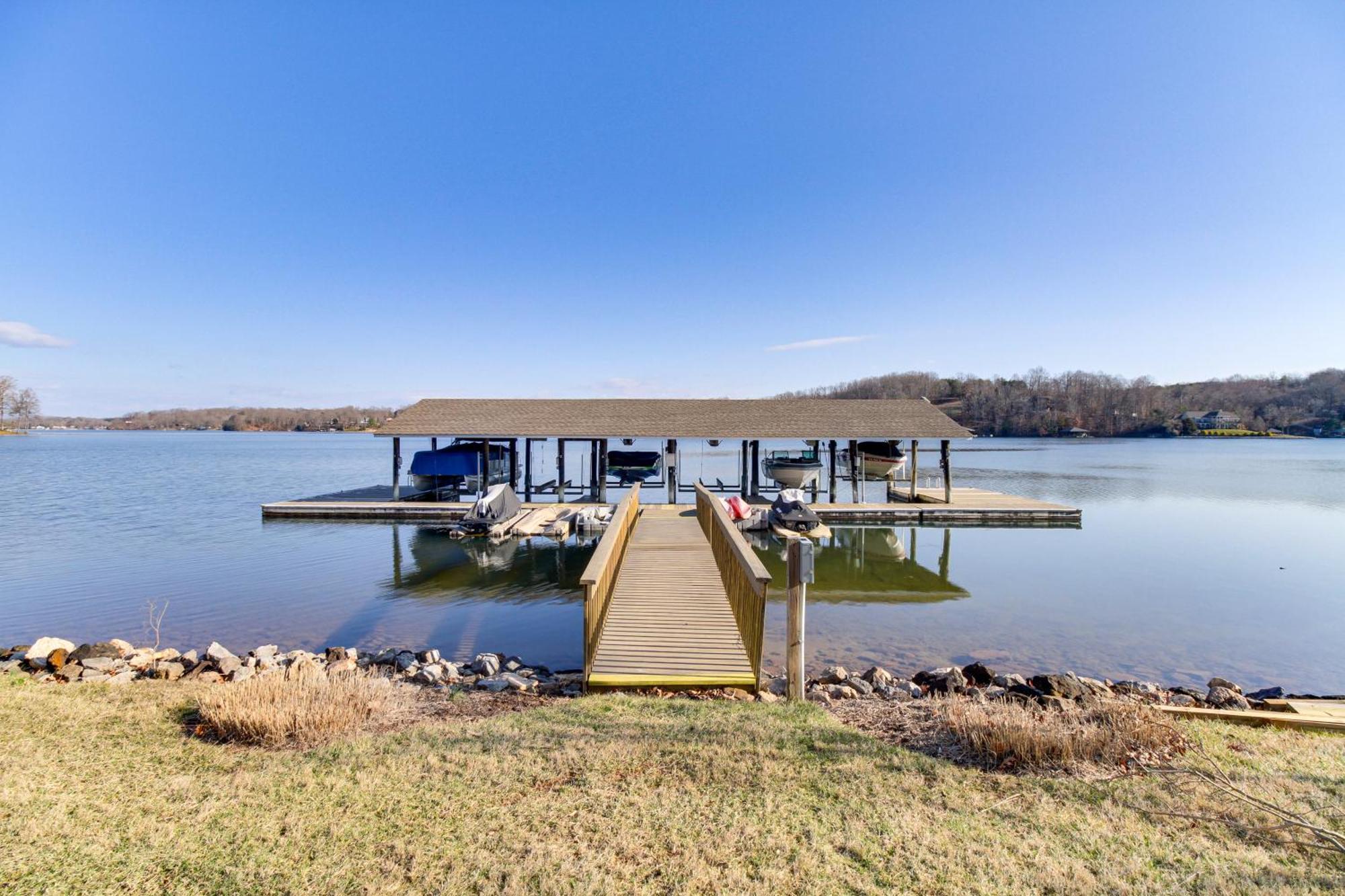 Lakefront Moneta Home With Community Boat Dock! Exterior foto
